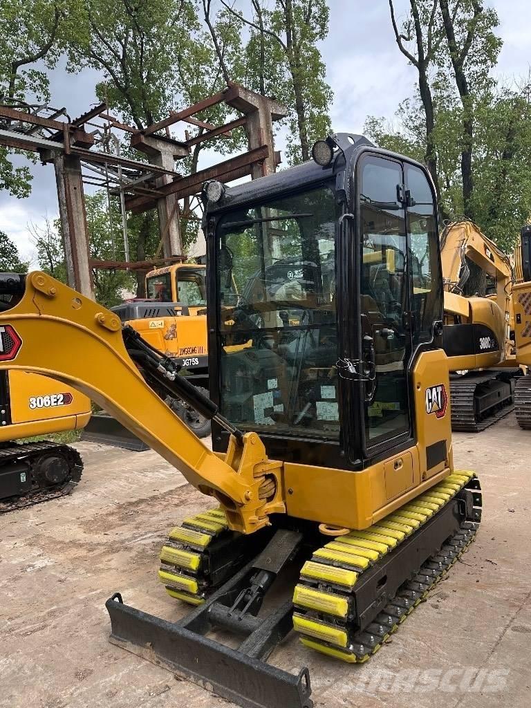 CAT 302 Mini excavators < 7t
