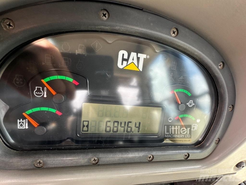 CAT 953D Crawler FEL's