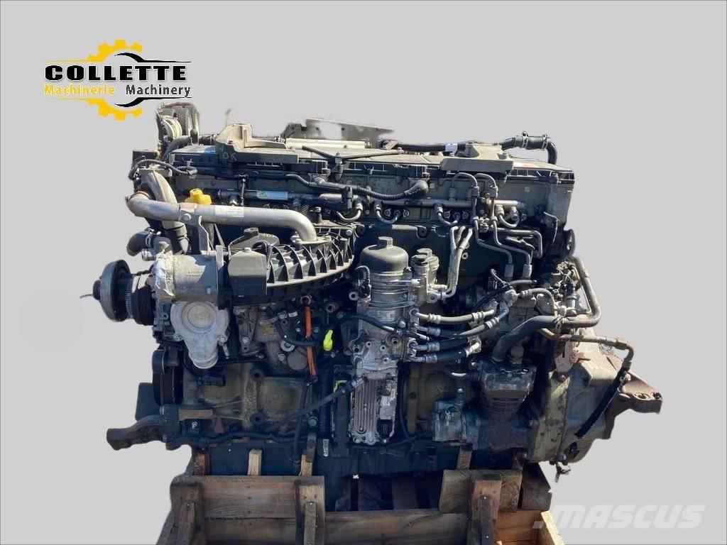 Detroit DD15 Engines