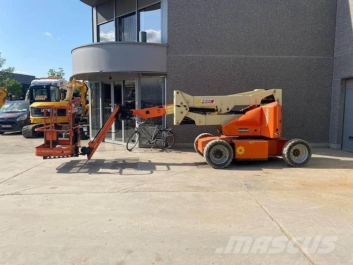 JLG E400AJP Articulated boom lifts