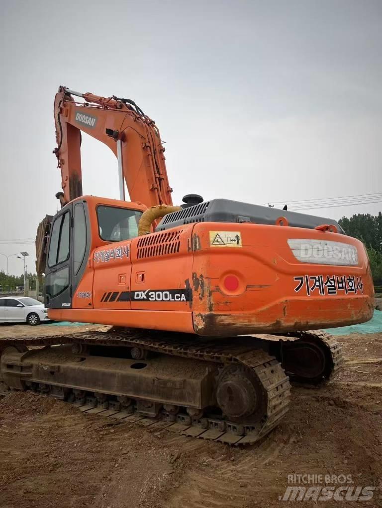 Doosan DX300LCA Crawler excavators