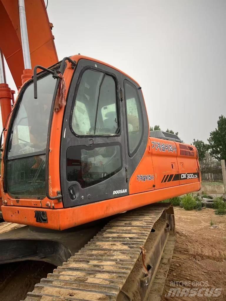 Doosan DX300LCA Crawler excavators