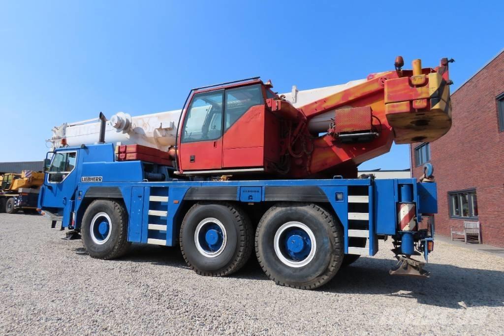 Liebherr LTM 1055-1 All terrain cranes