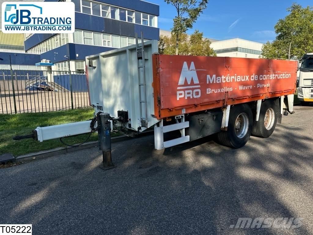 Thomas midden as Tautliner/curtainside trailers