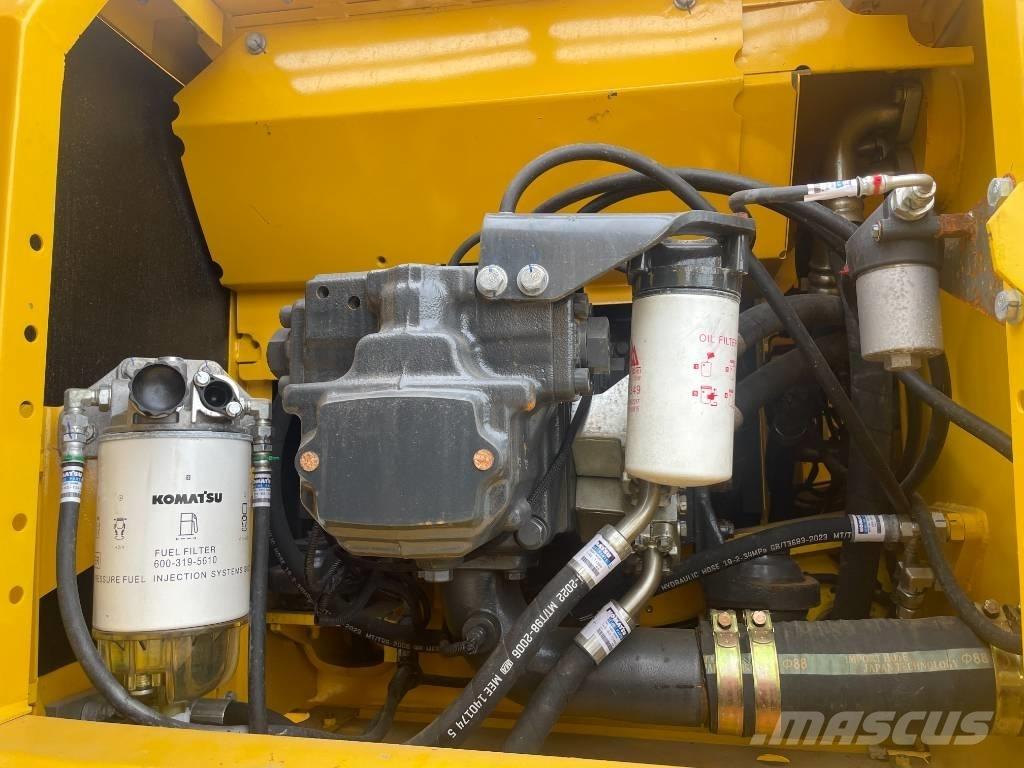 Komatsu PC 220 Crawler excavators
