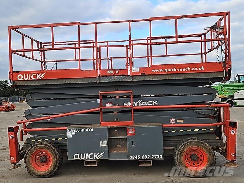 SkyJack SJ 9250 Scissor lifts