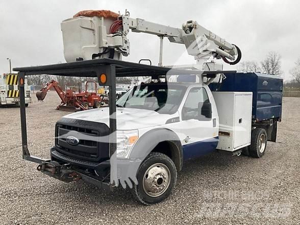 Altec AT37G Truck mounted aerial platforms