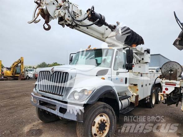 Altec D3060BTR Truck mounted aerial platforms