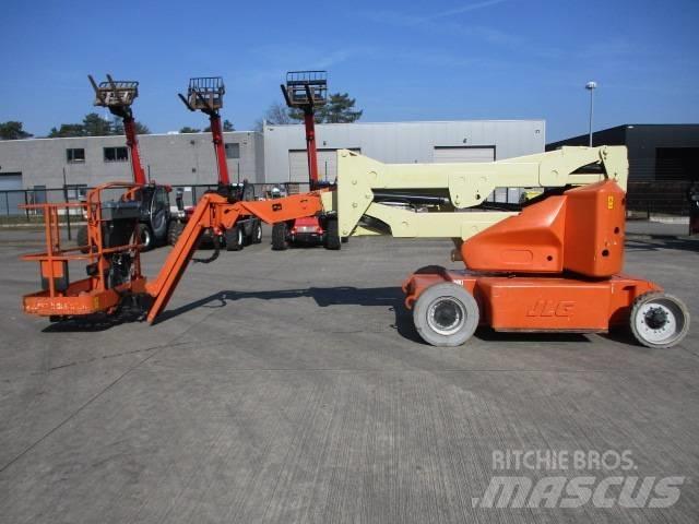 JLG E400AJP (817) Compact self-propelled boom lifts