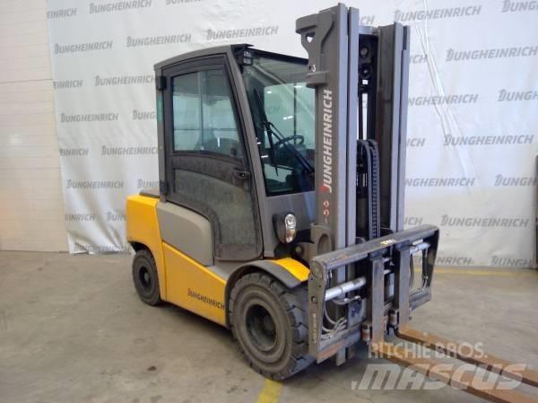 Jungheinrich DFG 430 Diesel trucks