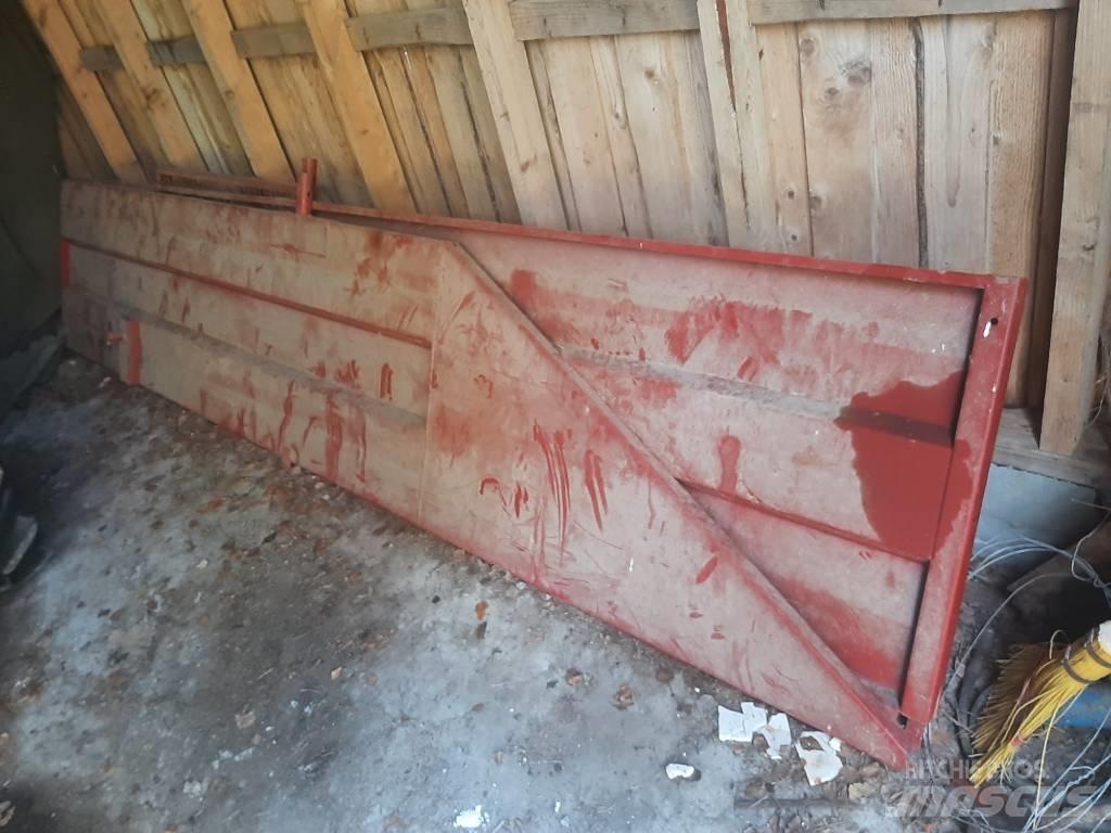Tuhti Rehulaidat M90 Other farming trailers
