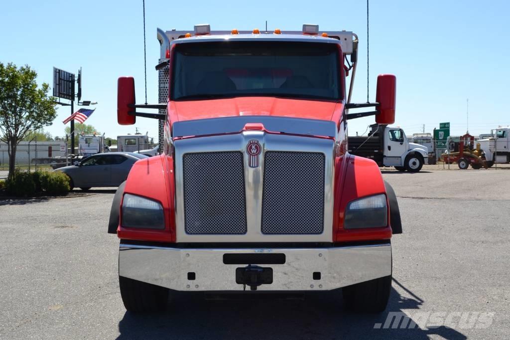 Kenworth T 880 Tipper trucks