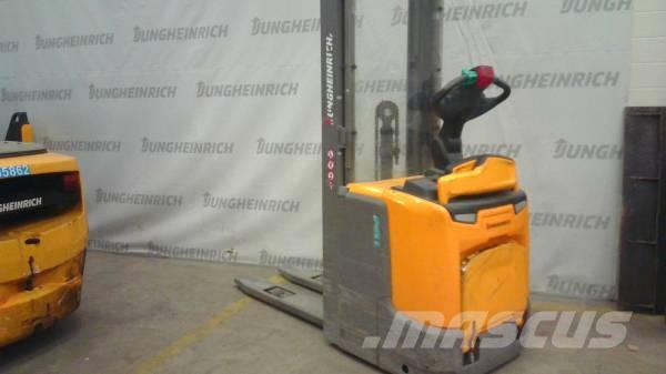 Jungheinrich ERC 214 Self propelled stackers