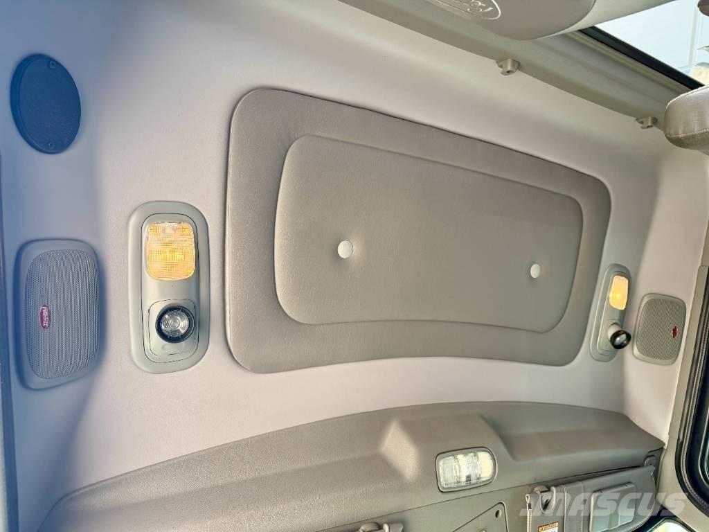 Peterbilt 389 Truck Tractor Units