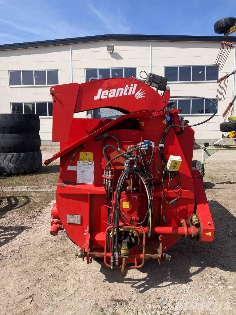 Jeantil PR 2000 Bale shredders, cutters and unrollers