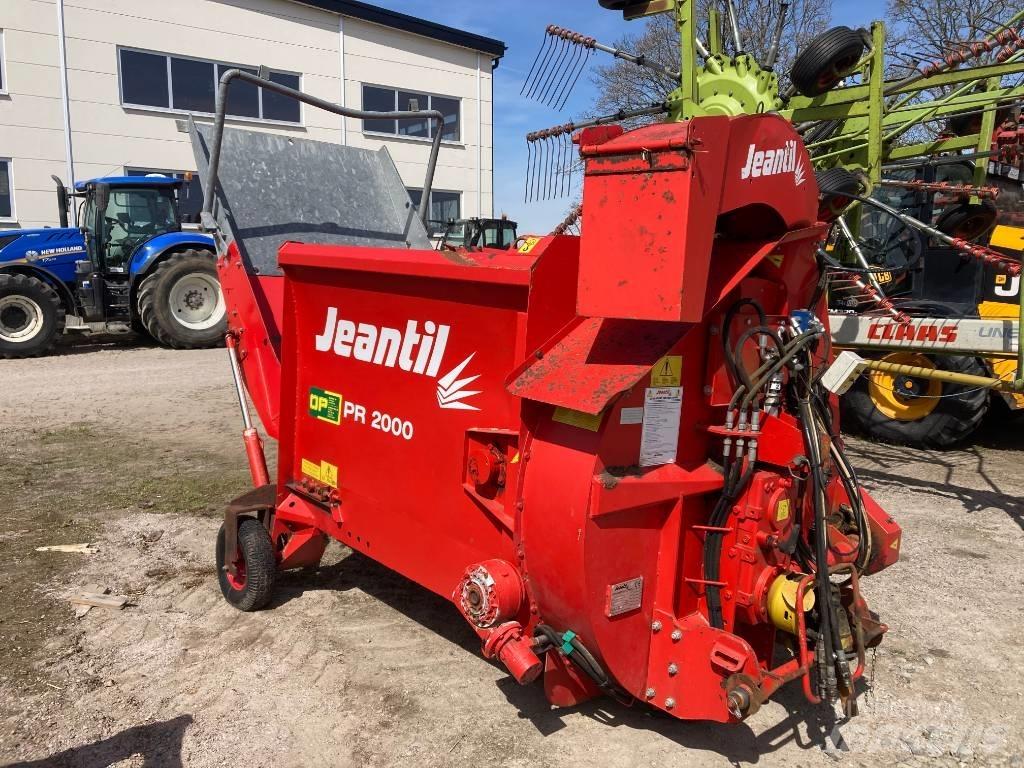 Jeantil PR 2000 Bale shredders, cutters and unrollers