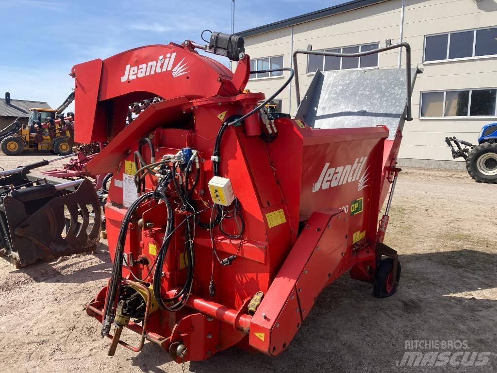 Jeantil PR 2000 Bale shredders, cutters and unrollers