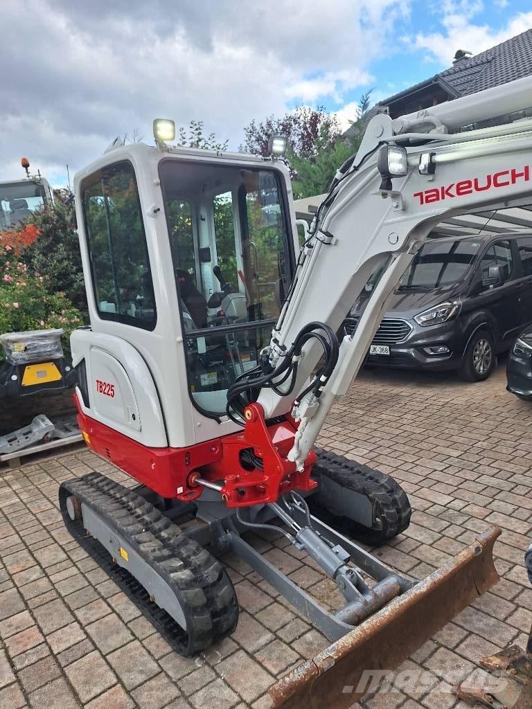Takeuchi TB 225 Mini excavators < 7t