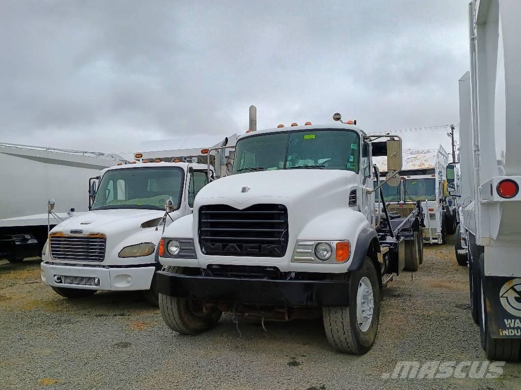Mack CV 713 Demountable trucks