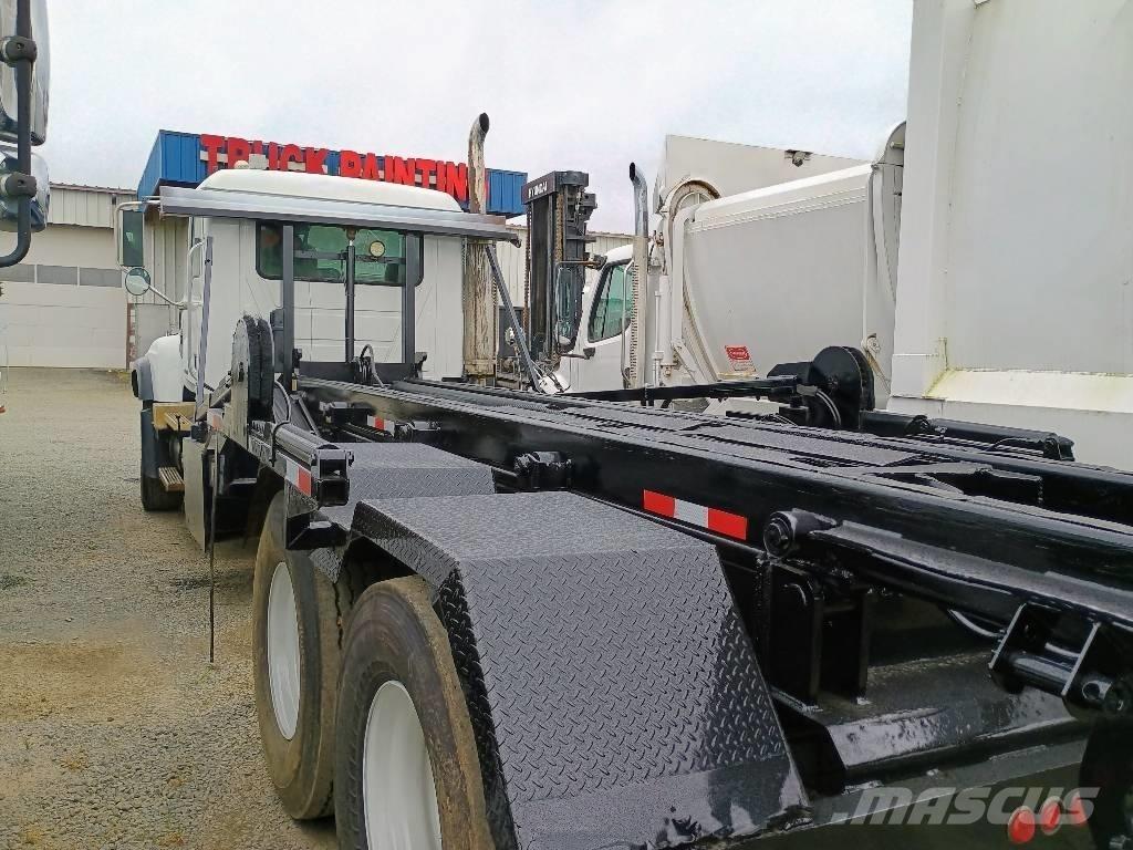 Mack CV 713 Demountable trucks