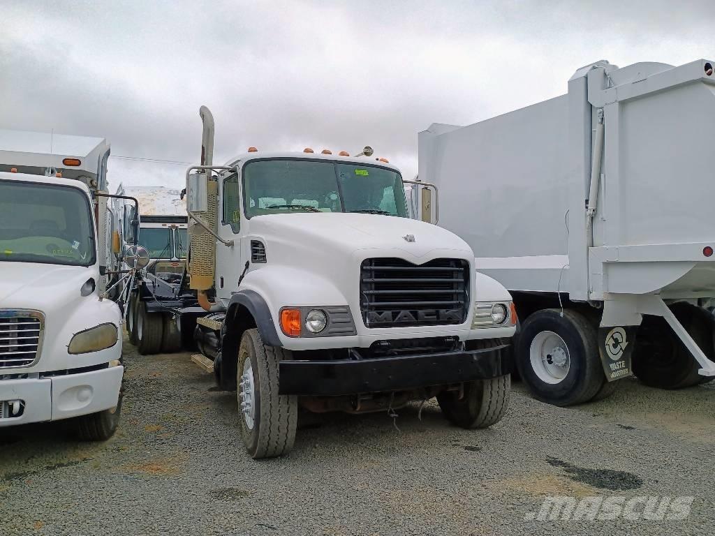 Mack CV 713 Demountable trucks