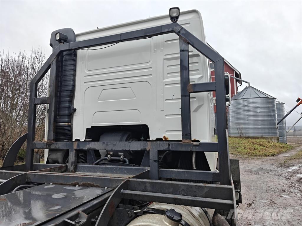 Volvo FH 12 Forest machine transport trucks