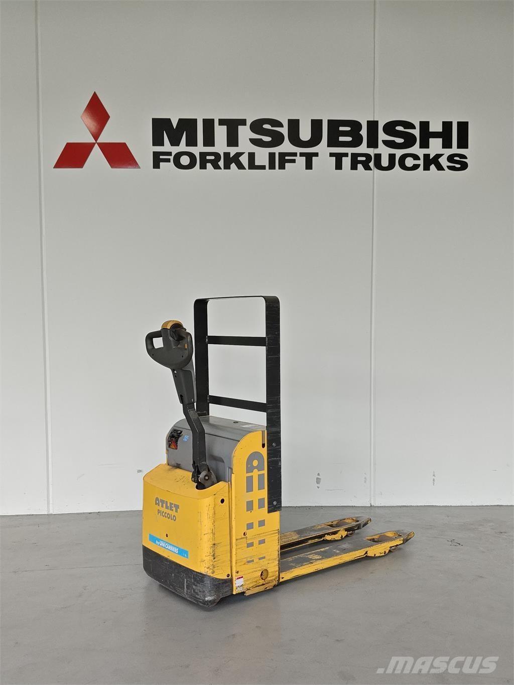 Atlet PLL180 Pedestrian stacker