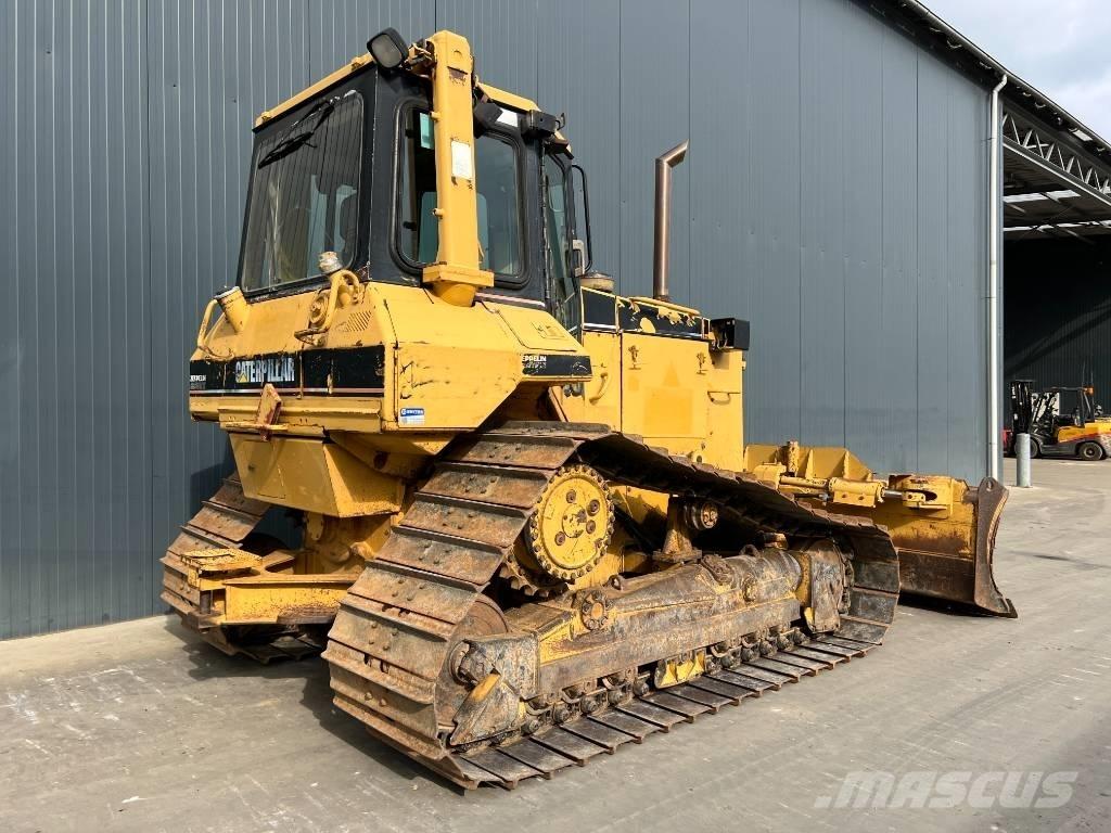 CAT D5M LGP Crawler dozers