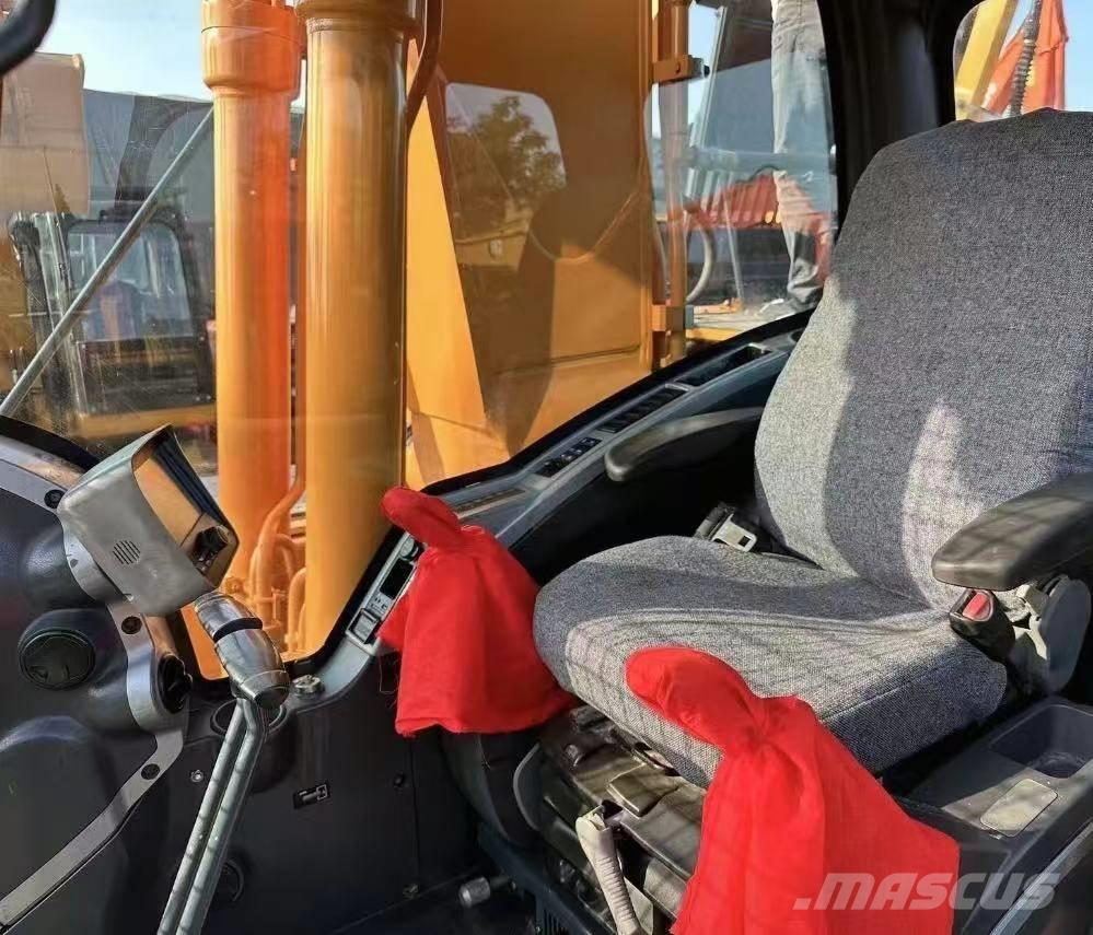 Hyundai 220-9S Crawler excavators