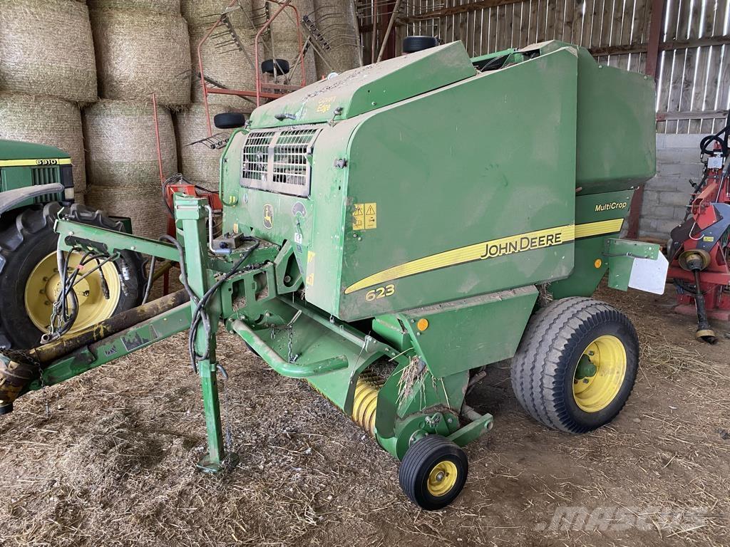 John Deere 623 Round balers