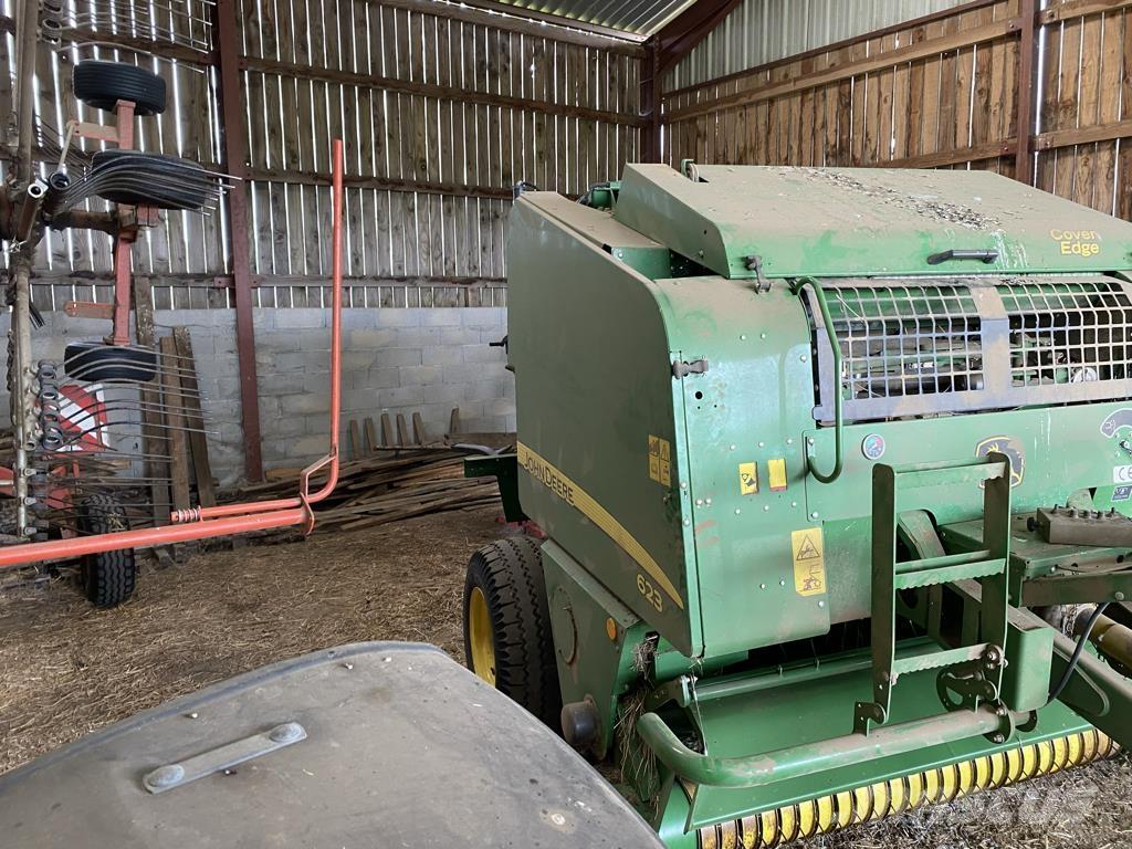 John Deere 623 Round balers