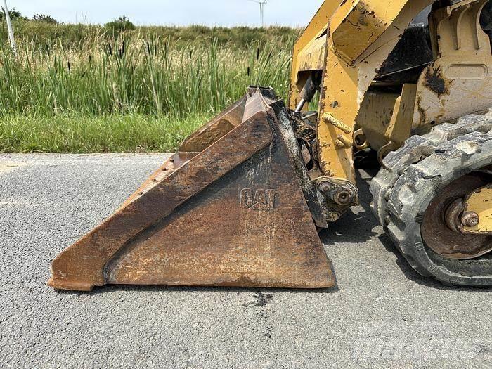 CAT 239D Crawler FEL's