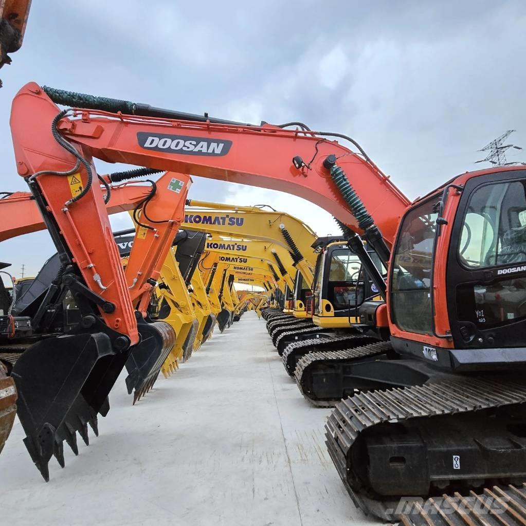Doosan DX 225 LC Mini excavators < 7t