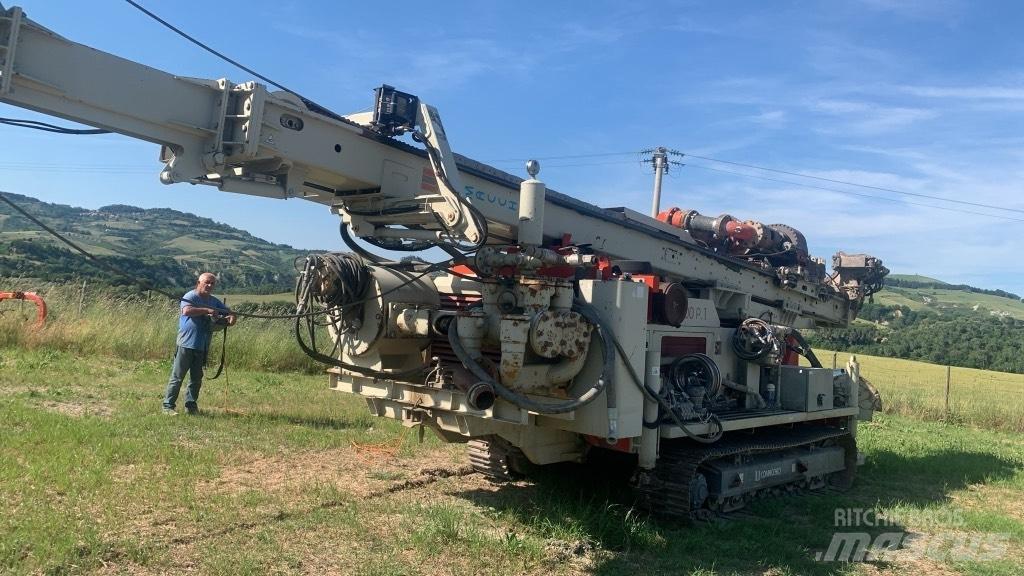 Comacchio MC 900 P1 Waterwell drill rigs
