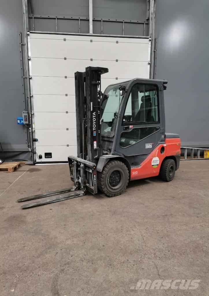 Toyota 8FDJ35F Diesel trucks