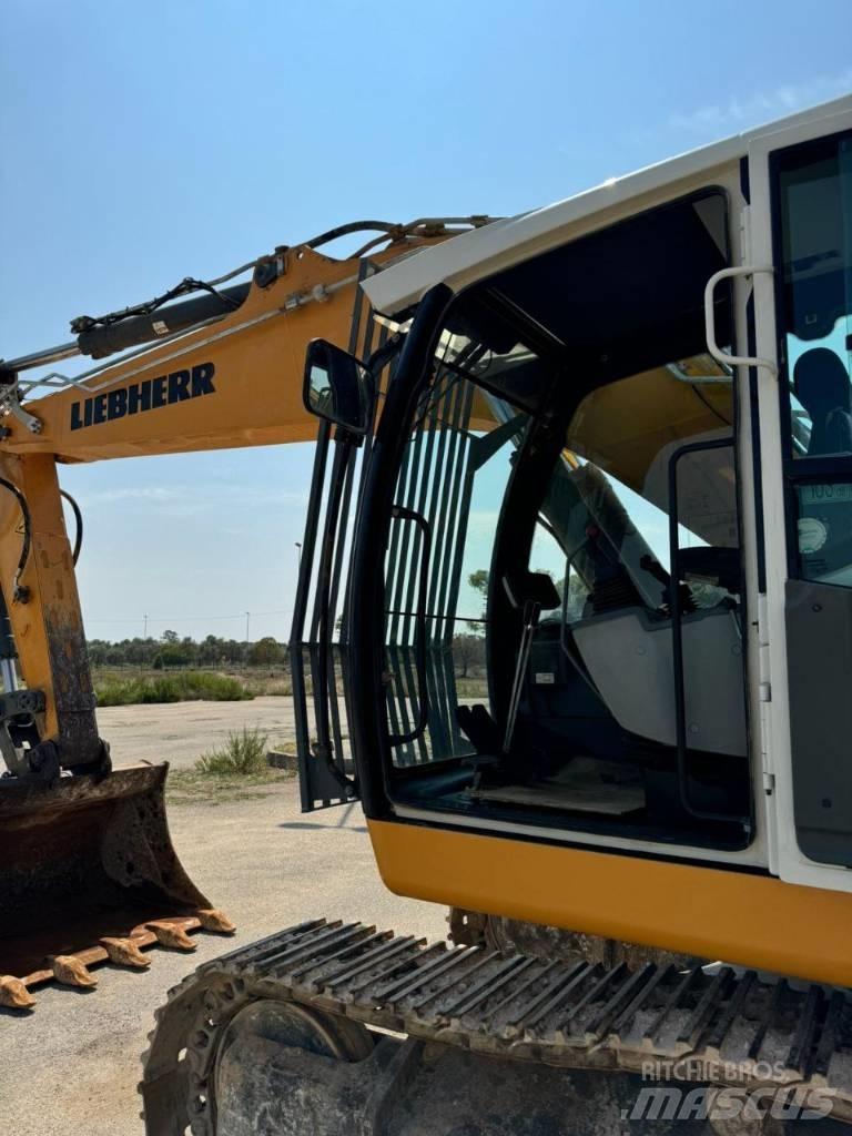 Liebherr 926 Crawler excavators