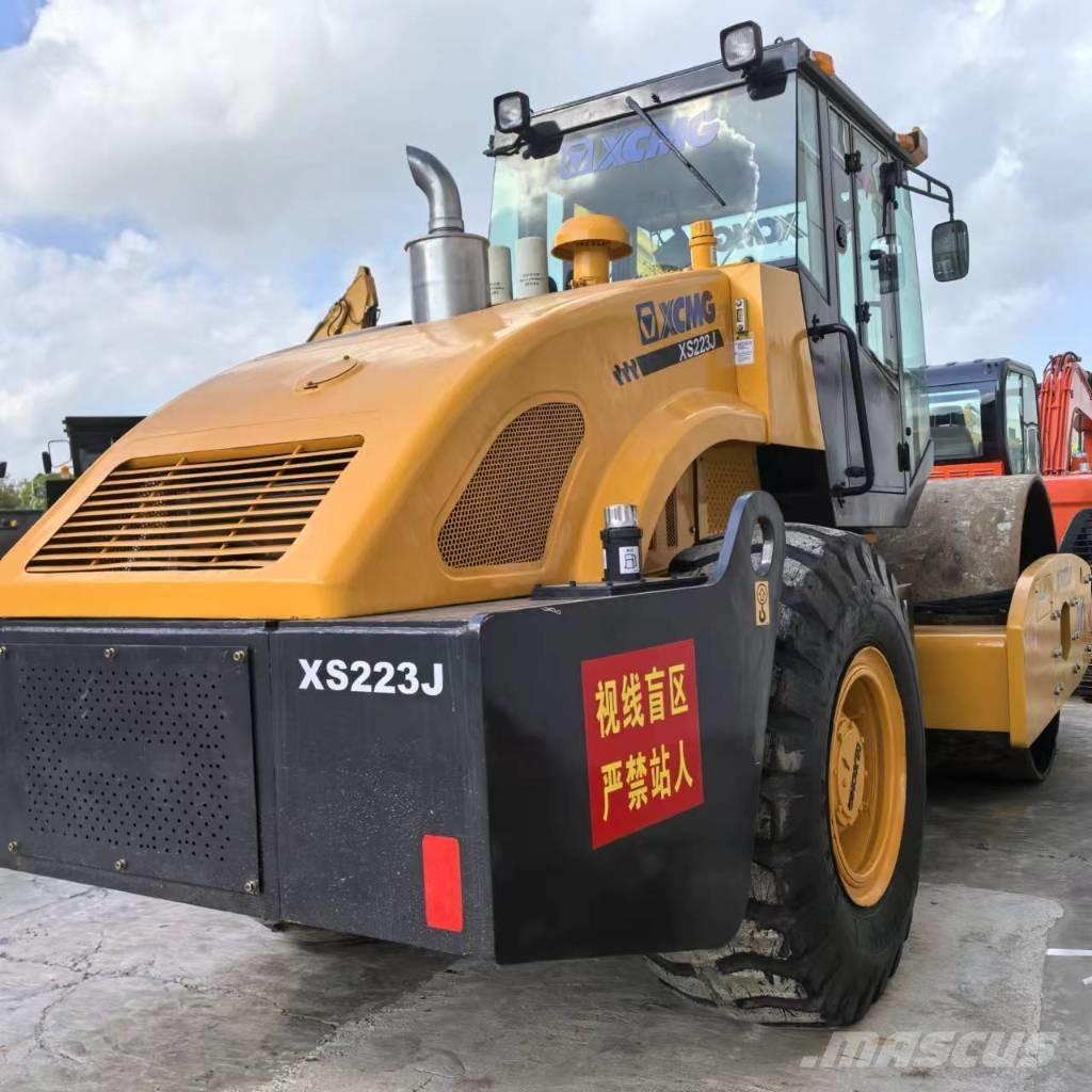 XCMG XS 223 J Single drum rollers
