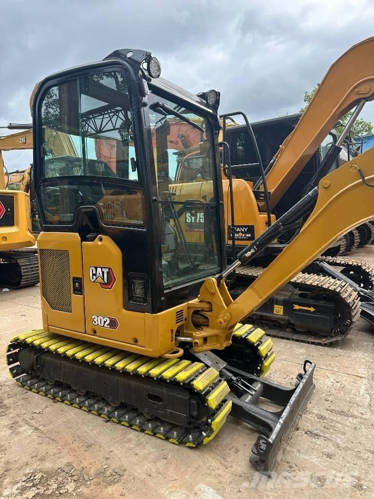 CAT 302 Mini excavators < 7t