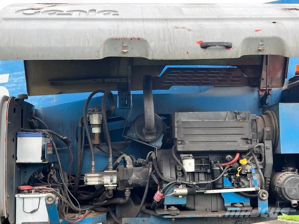 Genie S- 125 Telescopic boom lifts