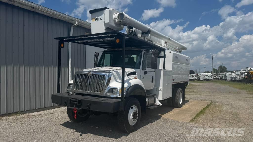 Altec LRV55 Truck mounted aerial platforms