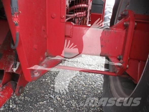 Case IH 2388 Combine harvesters