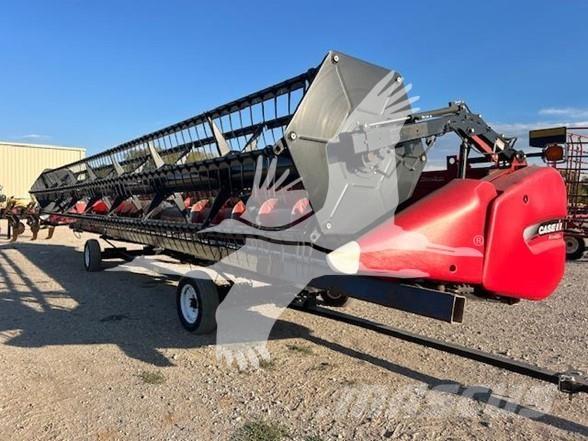 Case IH 3020 Combine harvester heads