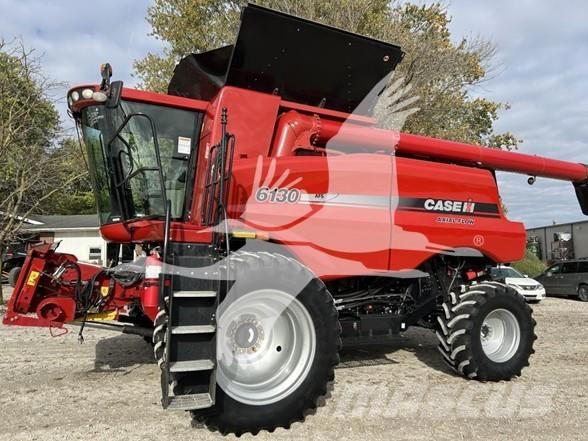 Case IH 6130 Combine harvesters