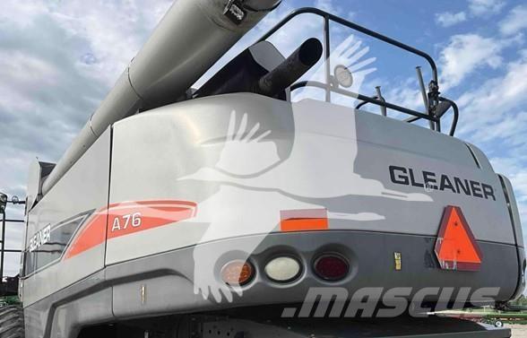 Gleaner A76 Combine harvesters