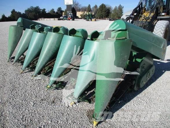 John Deere 693 Combine harvester heads