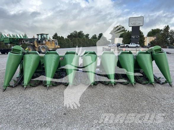 John Deere 893 Combine harvester heads