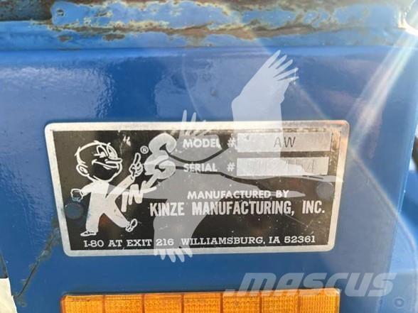 Kinze 840 Grain / Silage Trailers