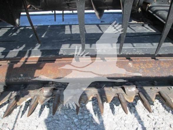 MAC DON FD70 Combine harvester heads