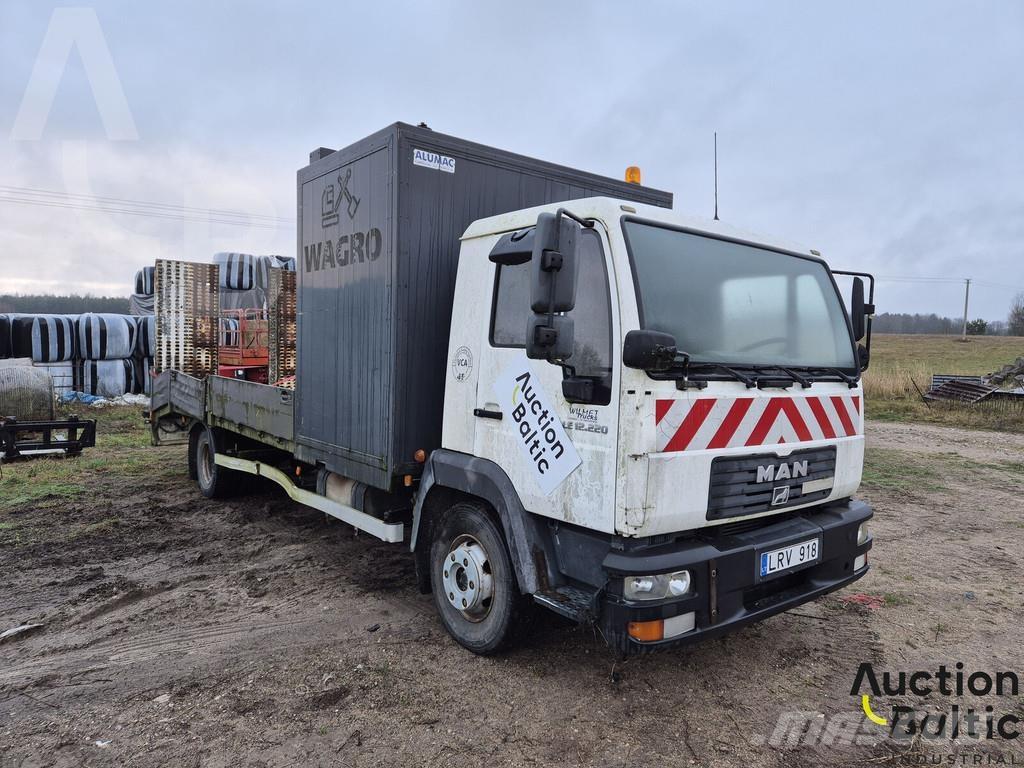 MAN LE 12.220 Flatbed/Dropside trucks