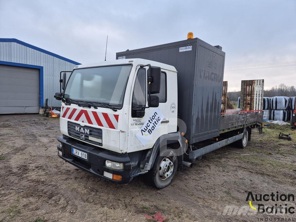 MAN LE 12.220 Flatbed/Dropside trucks
